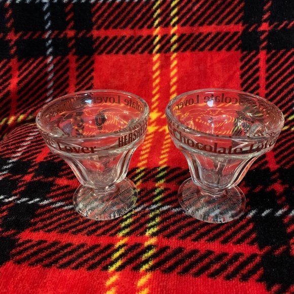 Hershey’s Chocolate ice cream dishes. - Picture 1 of 4